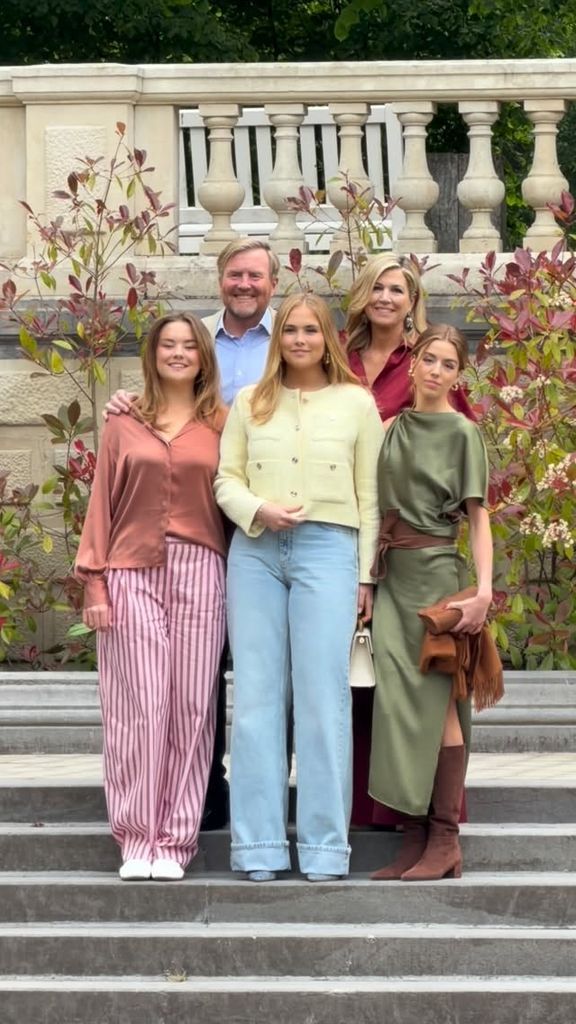 Familia real holandesa en su posado de verano