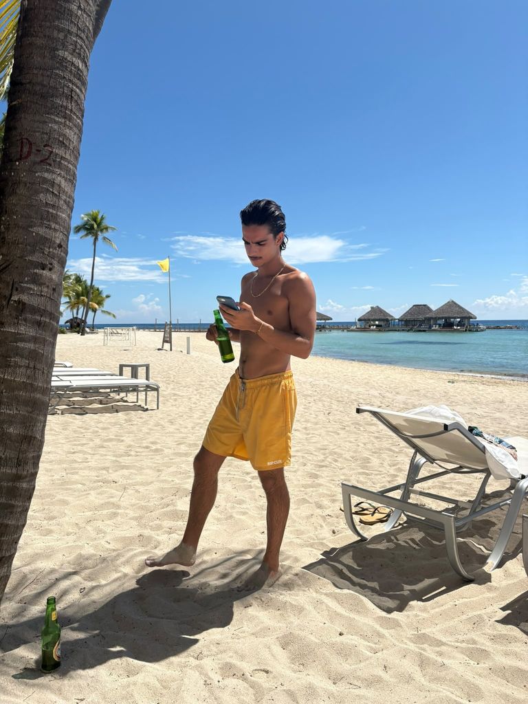 Pedro Antonio, en la playa