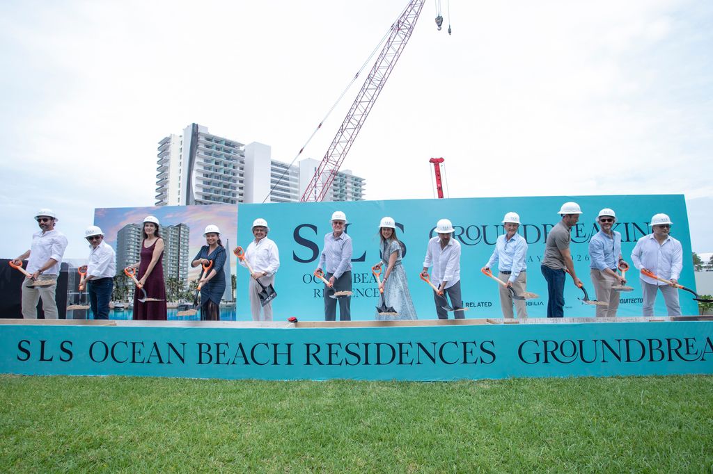El eventó inició con el 'groundbreaking' de SLS Ocean Beach Residences, la quinta torre del complejo residencial de lujo.