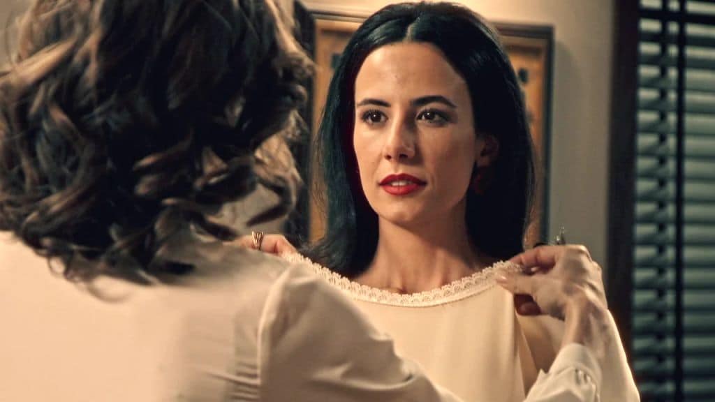 Cloe coquetea con Marta