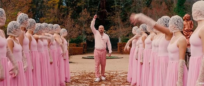 Residente en el videoclip '313'