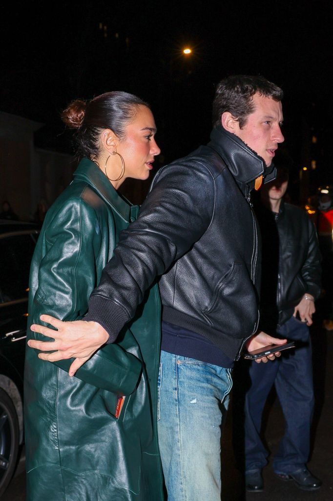 Dua Lipa y Callum Turner en París.