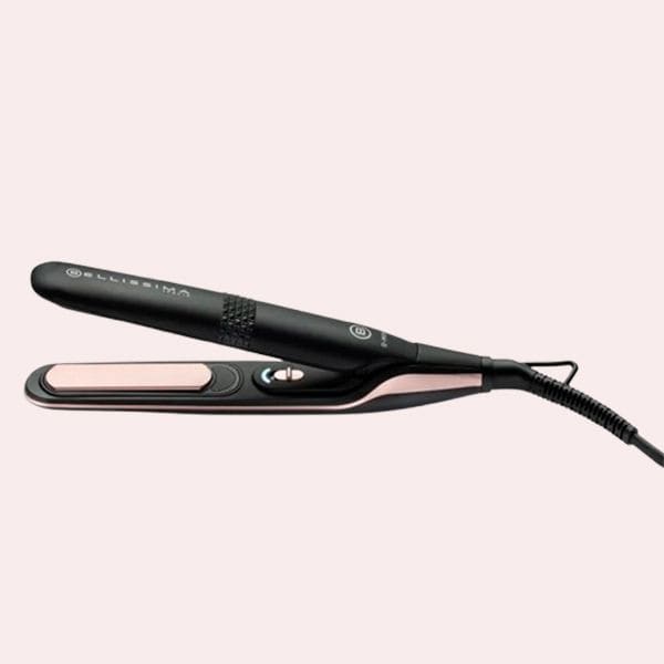 Una plancha de pelo tamaño mini