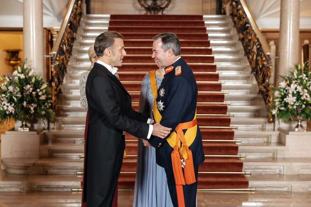 Emmanuel Macron saluda al nuevo Gran Duque de Luxemburgo