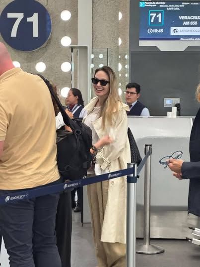 Salma y Angelina fueron captadas en el aeropuerto de la Ciudad de México y de Veracruz.