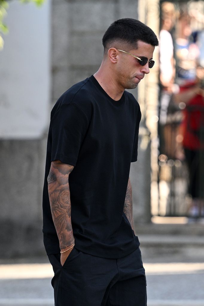 El futbolista Joao Cancelo llega al funeral de Diogo Jota en Gondomar, Portugal