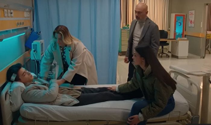 Sarp despierta y miente sobre lo sucedido con Ömer en 'Hermanos'