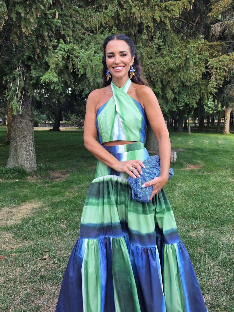 Paula Echevarría con look de invitada en la boda de los hijos de unos amigos, 2026.