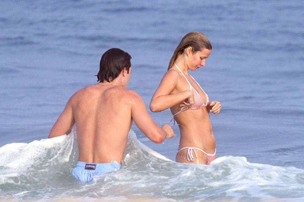 Apple Martin parecía estarla pasando de maravilla bajo el sol en Los Hamptons,