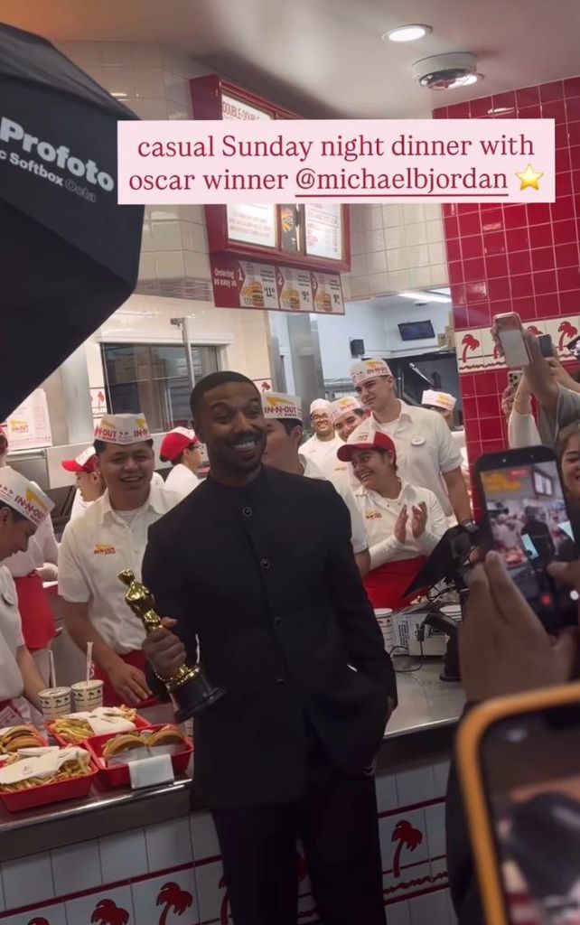 Michael B. Jordan en una hamburguesería tras ganar el Oscar