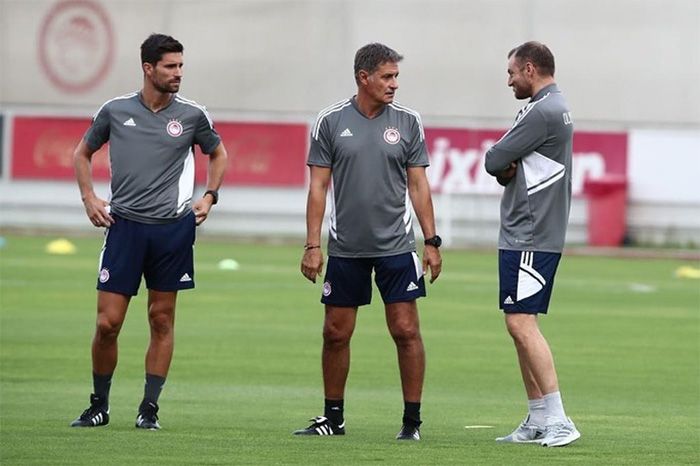 Míchel y su hijo Adrián en el Olympiacos