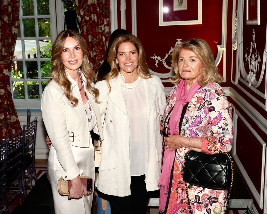 Margarita Hernández y Cristina Valls-Taberner, entre las invitadas a la presentación del libro de Alejandra Cortina.