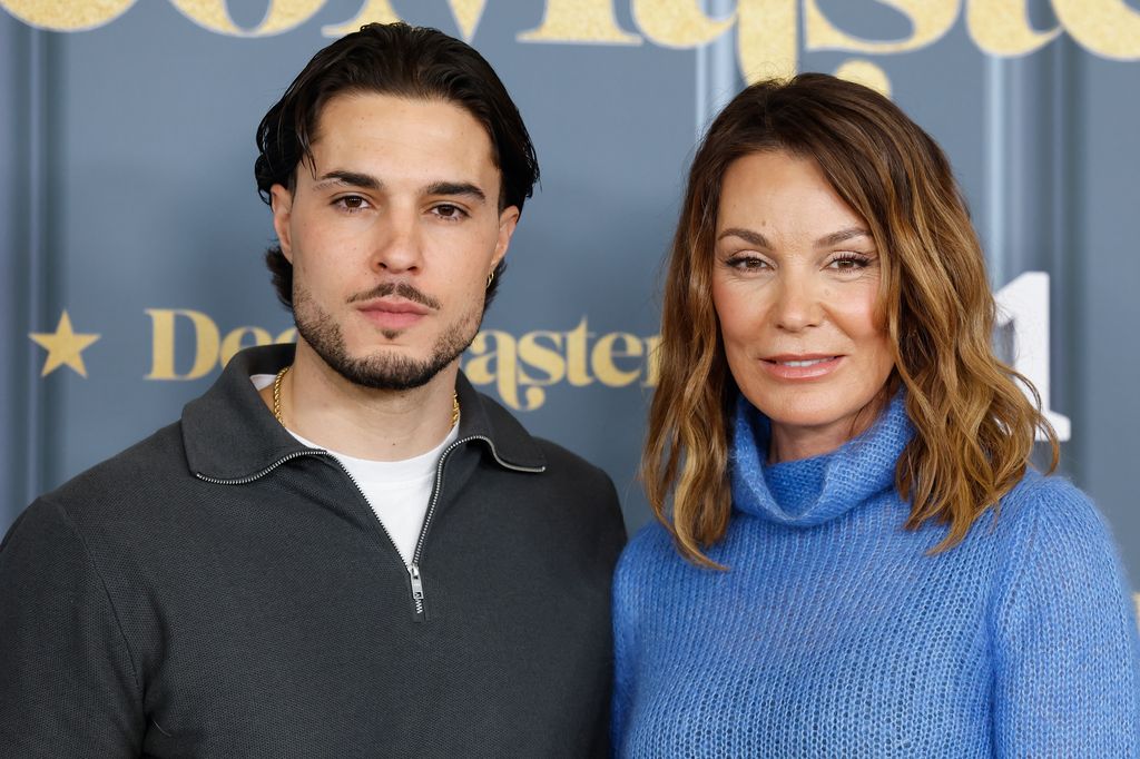 Mar Flores y su hijo, Carlo Costanzia