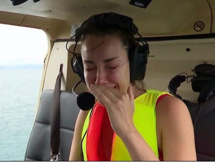 Adara Molinero minutos antes de saltar del helicóptero