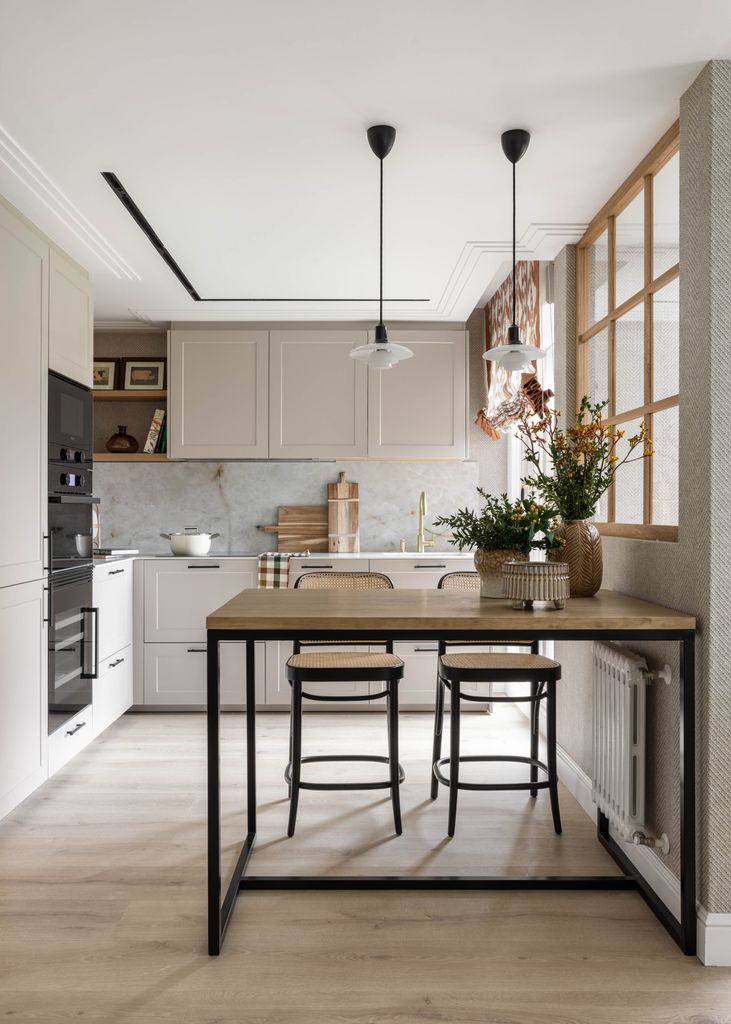 'Office' a modo de barra en perpendicular