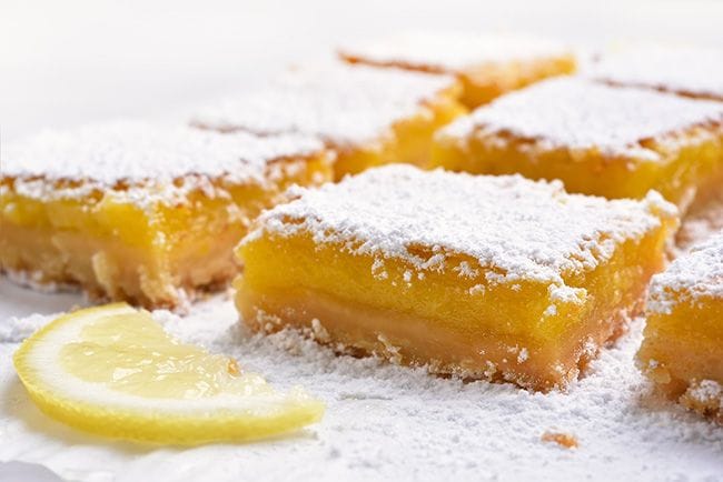Brownies de limón, una explosión intensa de sabores 