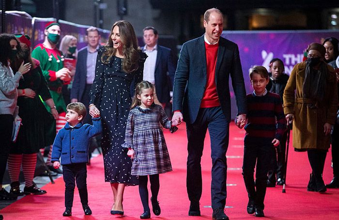 Duques de Cambridge con sus hijos