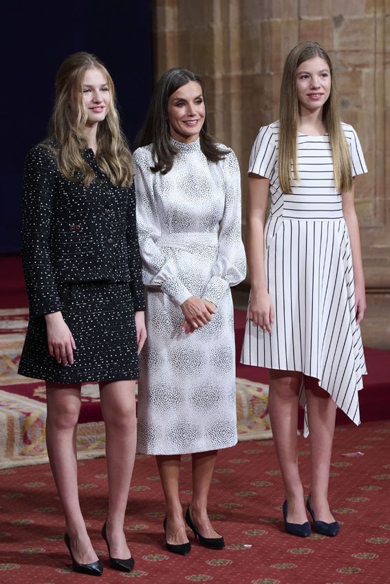 La infanta Sofía estrena sus primeros tacones en la audiencia de los Premios Princesa de Asturias 2022