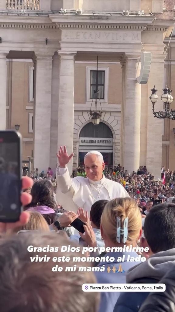 Carmen Villalobos se dijo agradecida de haber visto al papa.