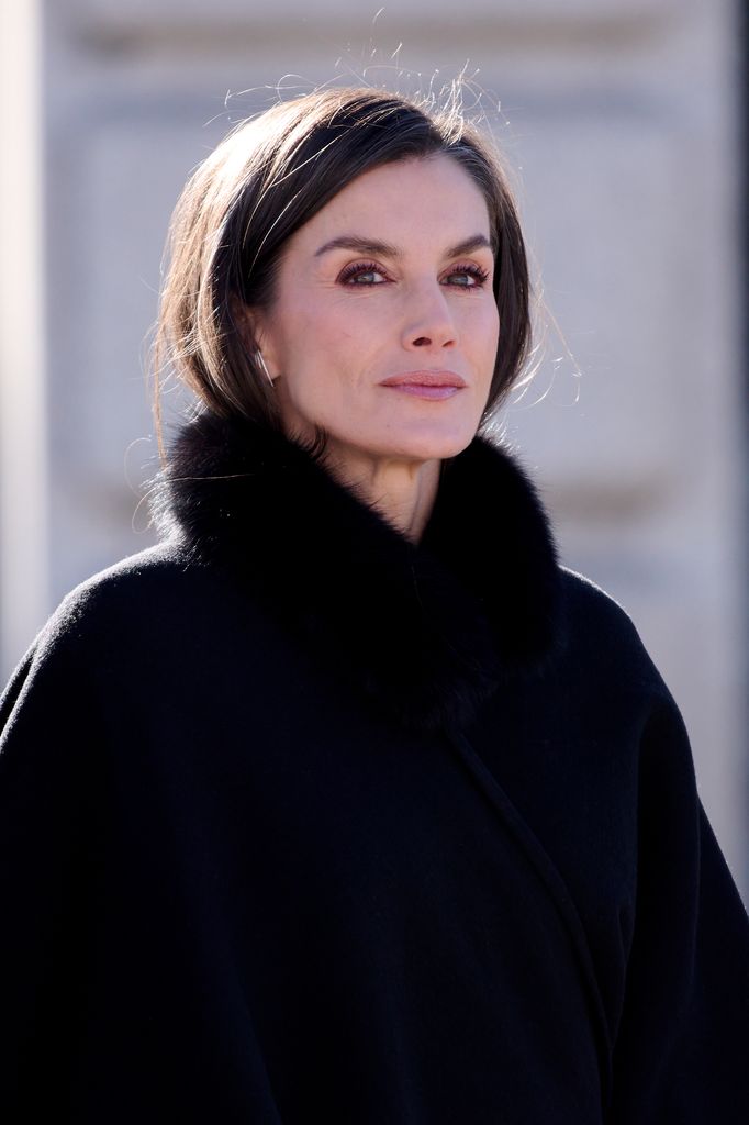 La reina Letizia se ha convertido en una de las royals favoritas por su estilo clásico y contemporáneo. 