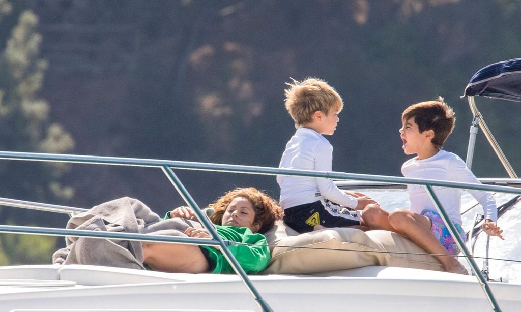 shakira gerard piqu y sus hijos