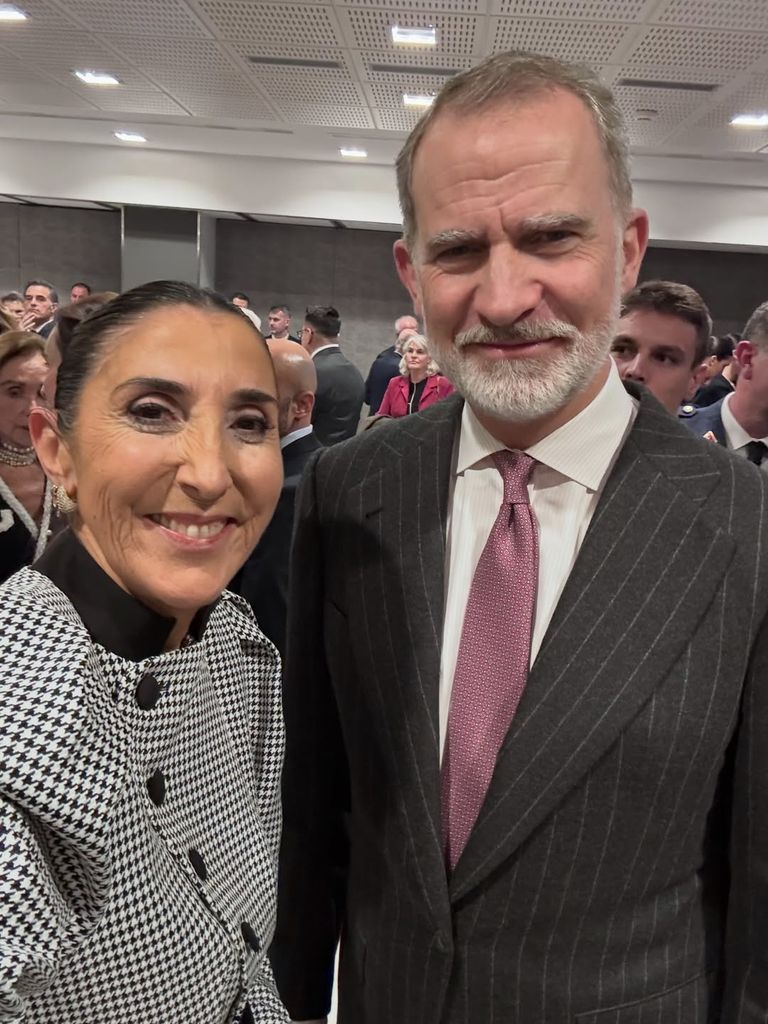 Paz Padilla junto al Rey