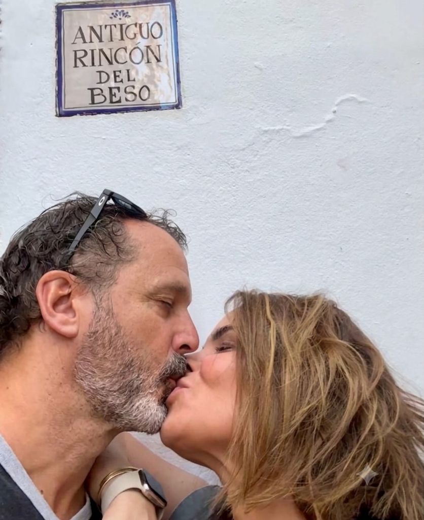 Carme Chaparro y su marido, Bernabé Domínguez, quien se ha convertido en su mayor apoyo