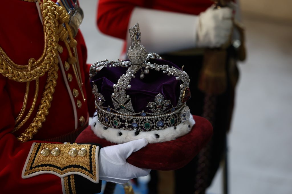 La Corona Imperial del Estado del rey Carlos III