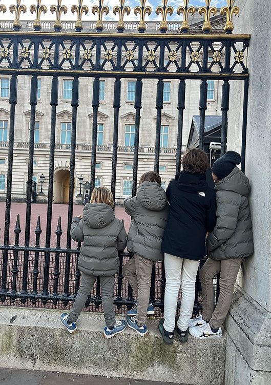 Los cuatro hijos de Amelia Bonos y Manuel Martos 