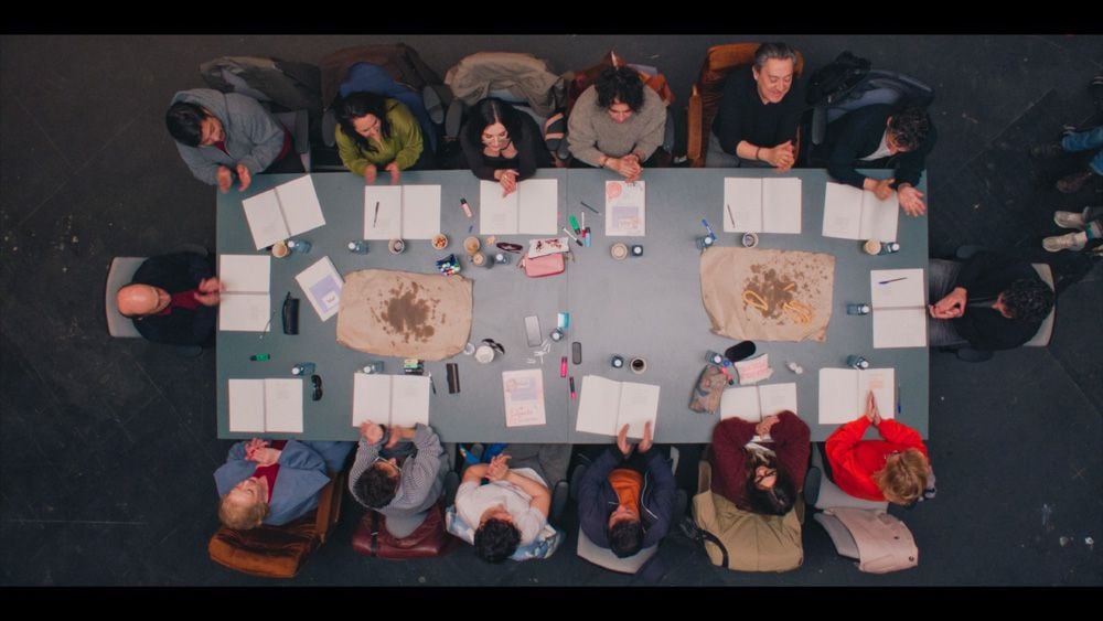 Los actores y actrices, en la mesa de lectura de guion