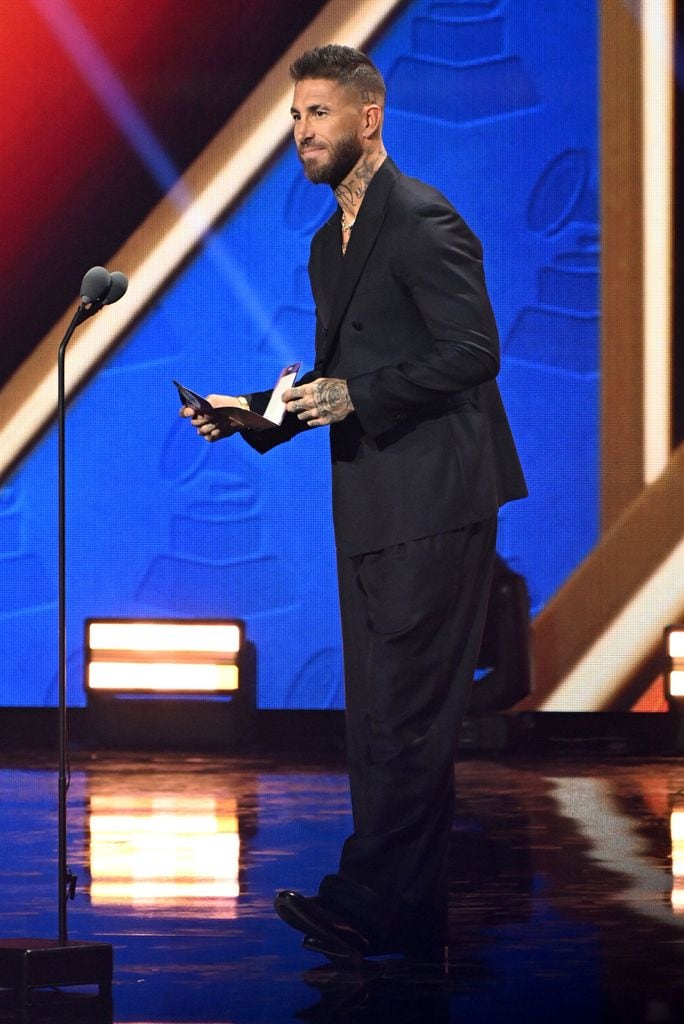 Sergio Ramos se sube al escenario en los Latin Grammy
