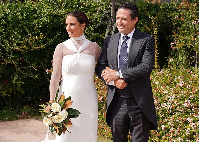 La novia con el padrino