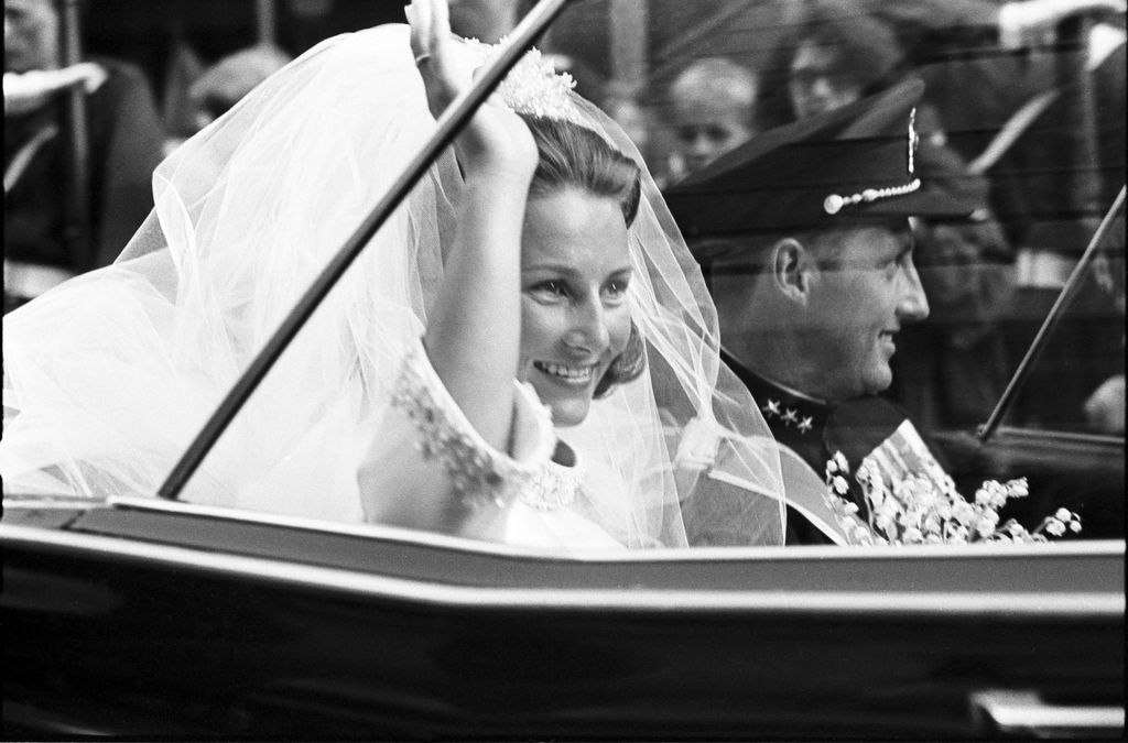 El príncipe Harald y Sonia en el día de su boda en Oslo en 1968