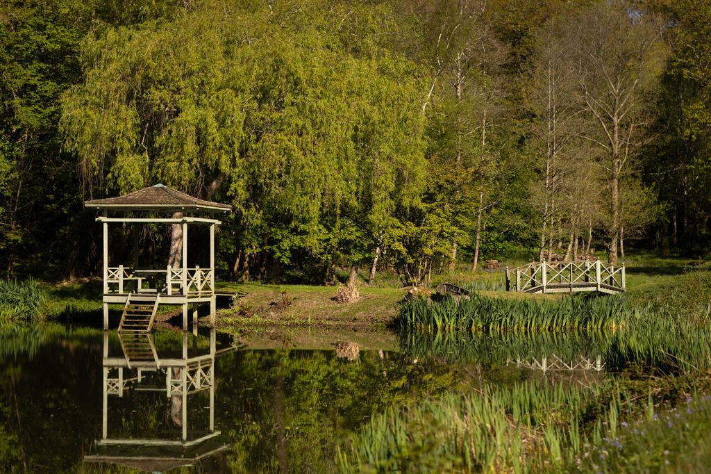 El lago de la casa de campo de Lord Snowdon