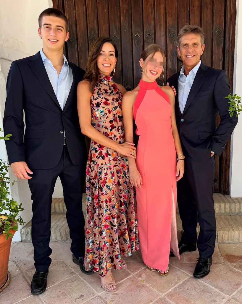 El Cordobés y Virginia Troconis en la graduación de su hija Triana