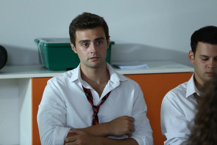'Hermamnos': Los chicos no pueden permitirse la nueva equipación que ha puesto Sevval como obligatoria
