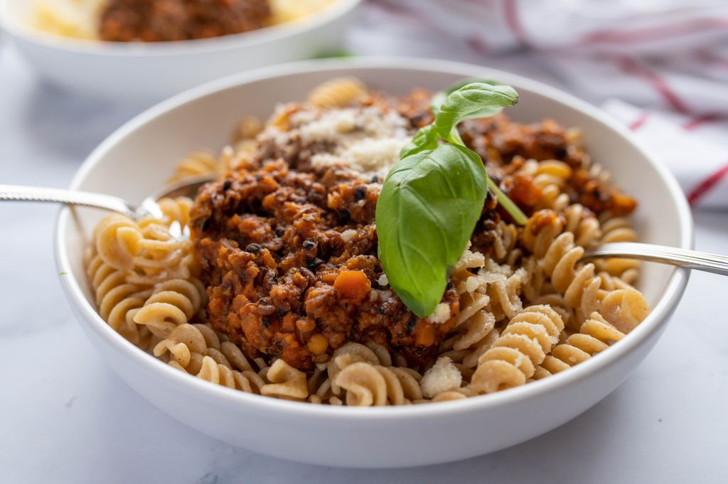 Pasta con boloñesa de lentejas