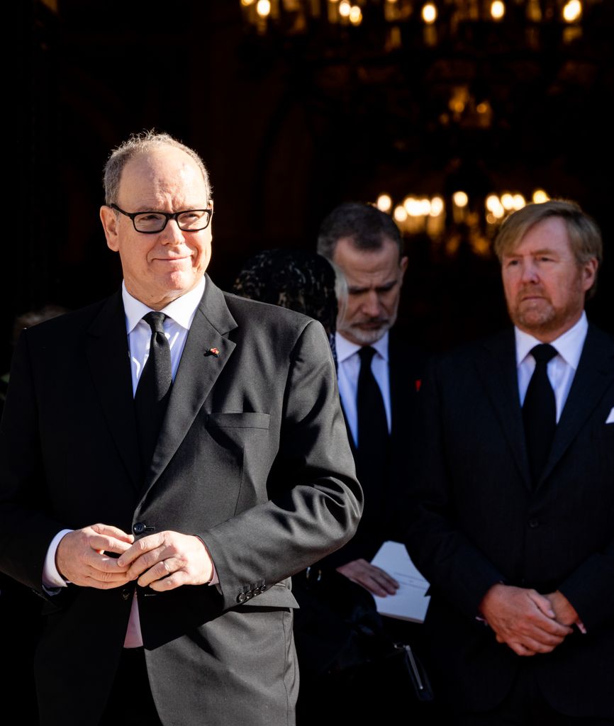 Alberto de Mónaco y Felipe VI, también está en la imagen el rey Guillermlo Alejandro de los Países Bajos, en el funeral de Constantino de Grecia en Atenas en enero de 2023