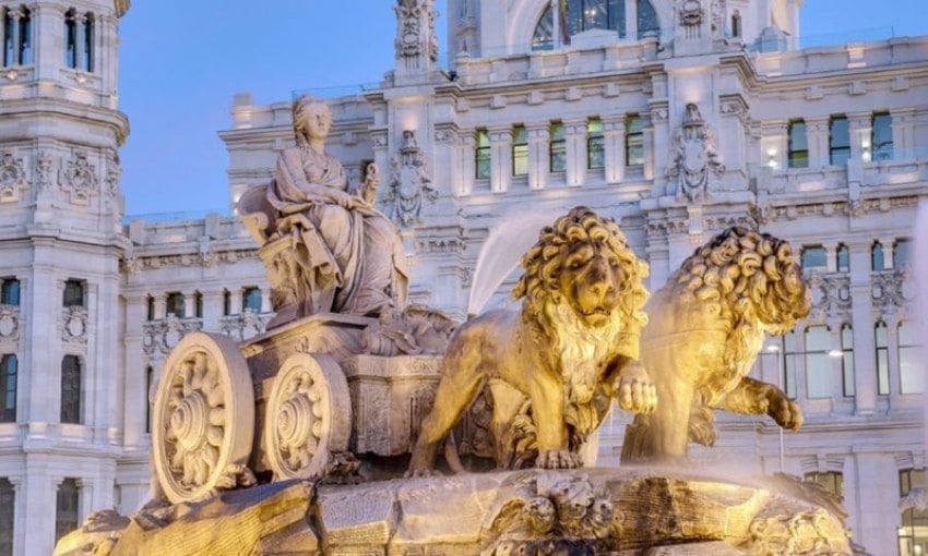 Fuente de Cibeles y Palacio de Comunicaciones