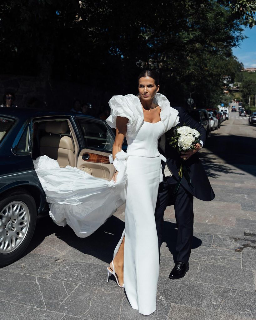 Vestido de novias virales con volantes mangas