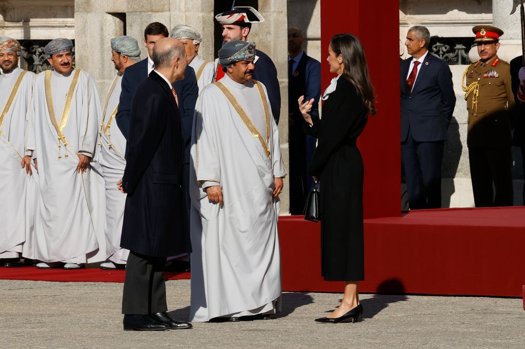 En un principio el viaje de Estado, programado para mayo, contaba con la presencia de la Primera Dama omaní, algo que no es habitual y que finalmente no se ha dado