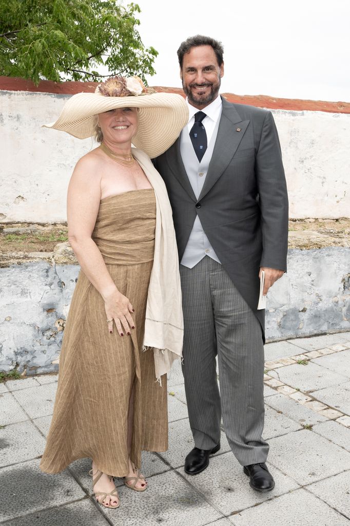 Veronique Goeders en la boda de su hijo el príncipe Alonso de Orleans-Borbon