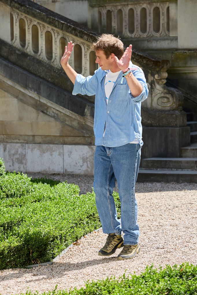 Jonathan Anderson al terminar el desfile de Dior Homme Menswear en París. 