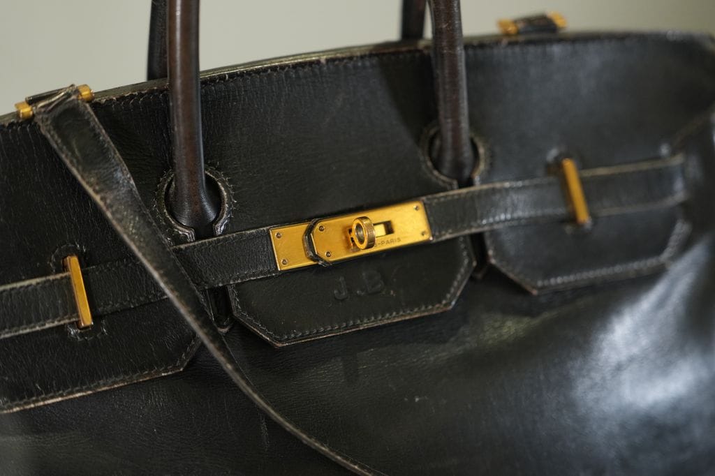 Las iniciales J.B. en el Birkin original