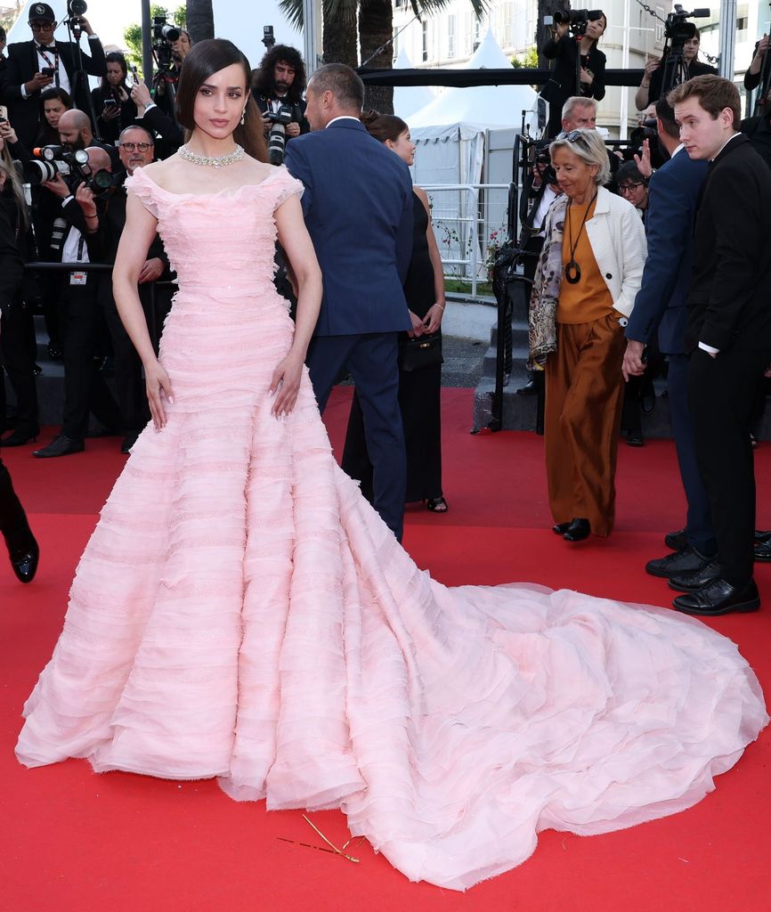 Sofia Carson en la alfombra roja del Festival de Cannes. 