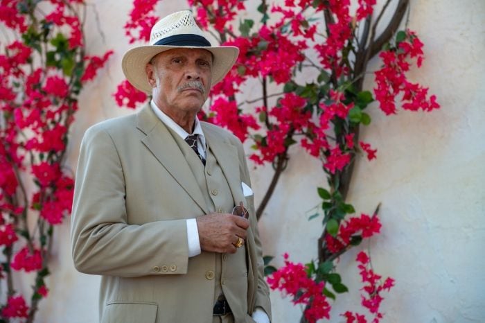 'El Marqués': Don Alejandro Perezagua (Juan Fernández) es un cabeza de familia tenaz, firme y trabajador, que nació en el seno de una familia acomodada y consiguió aumentar su patrimonio a base de trabajo duro