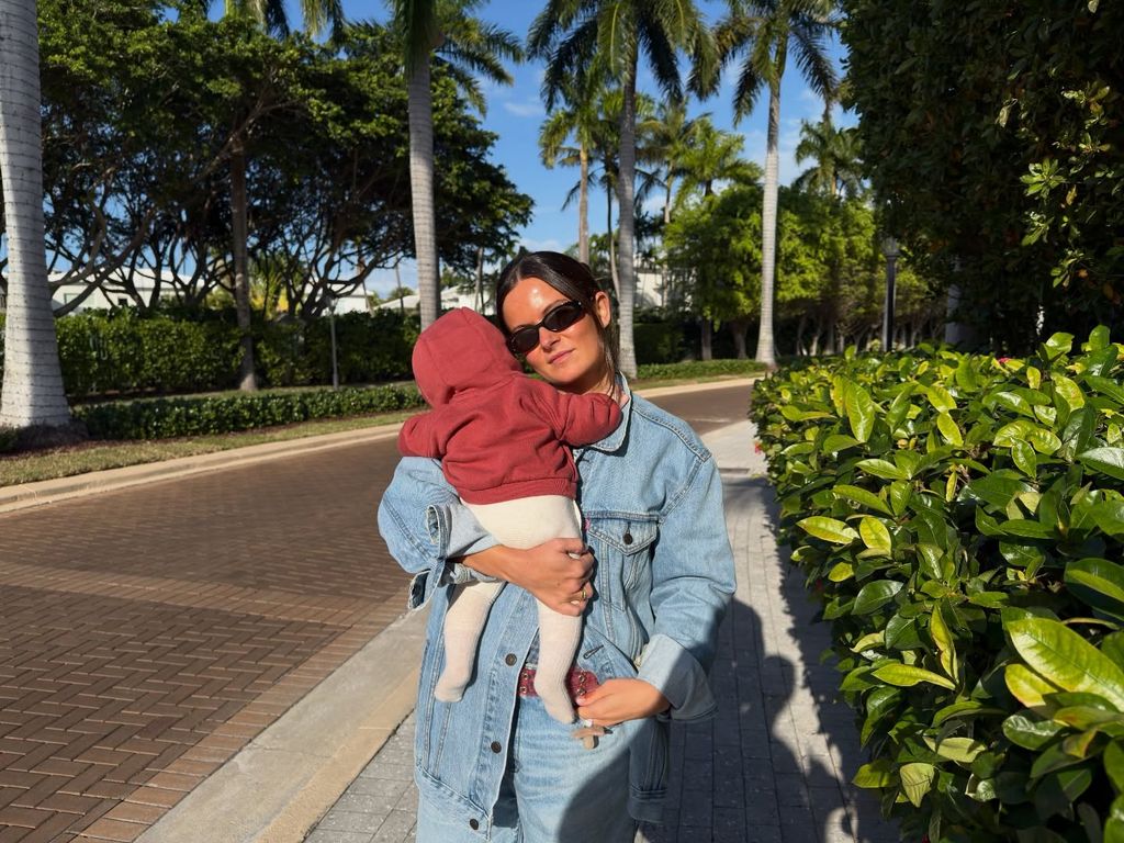 Bea Gimeno, con su hijo Pelayo
