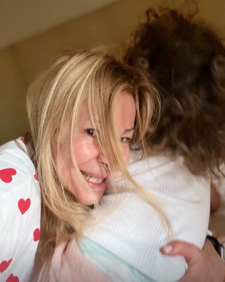 Ana Obregón recibe "el abrazo más bonito" el día de su cumpleaños