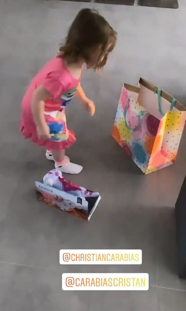 ximena duque celebra el cumplea os de su hija luna