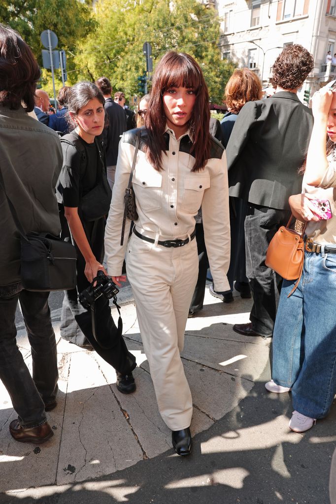 Aitana asistió al desfile SS27 de Fendi en Milán. 